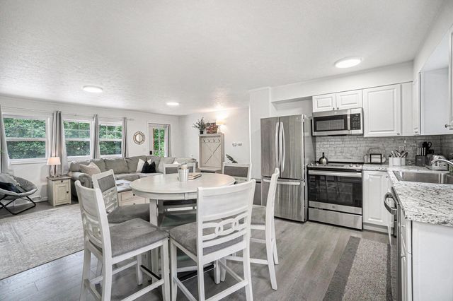 7457 Cairn Highway, Elk Rapids Twp, MI 49629