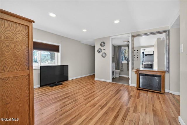 1423 Washout Road, Glenville, NY 12302