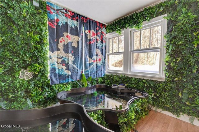 1423 Washout Road, Glenville, NY 12302