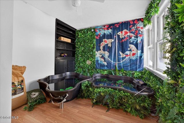 1423 Washout Road, Glenville, NY 12302