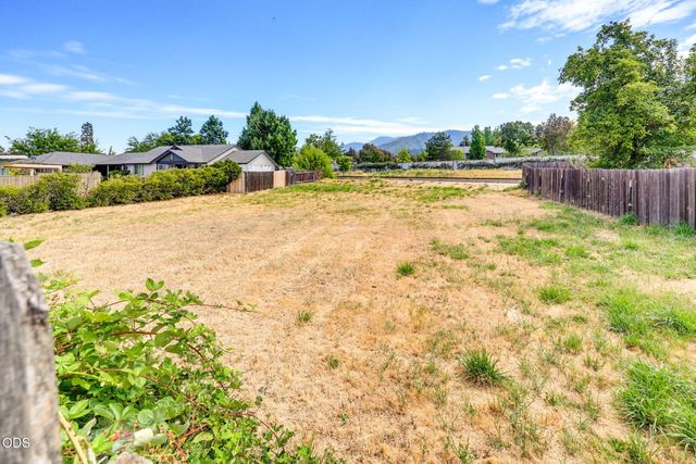 1342 E Main Street, Ashland, OR 97520