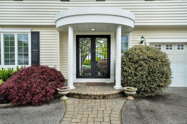 20 Sagamore Way S, Jericho, NY 11753