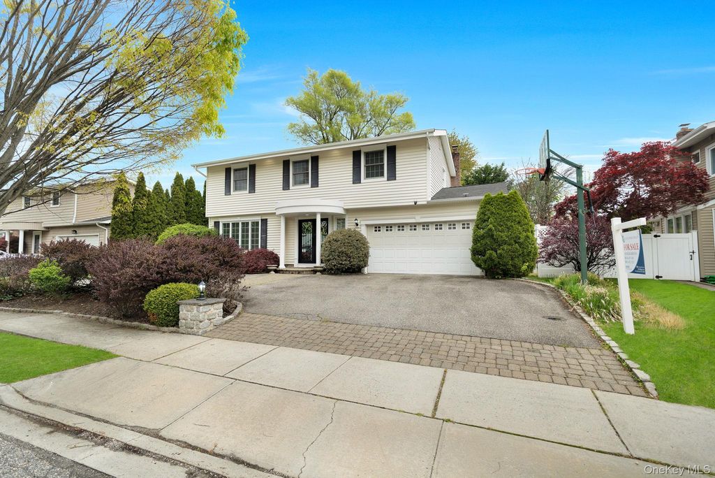 20 Sagamore Way S, Jericho, NY 11753