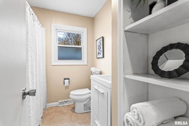 3163 CARMAN Avenue, Springfield, IL 62703