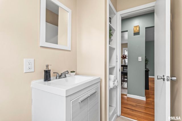 3163 CARMAN Avenue, Springfield, IL 62703