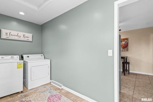 3163 CARMAN Avenue, Springfield, IL 62703