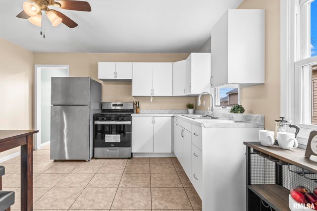 3163 CARMAN Avenue, Springfield, IL 62703