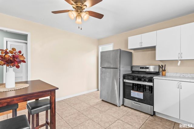 3163 CARMAN Avenue, Springfield, IL 62703