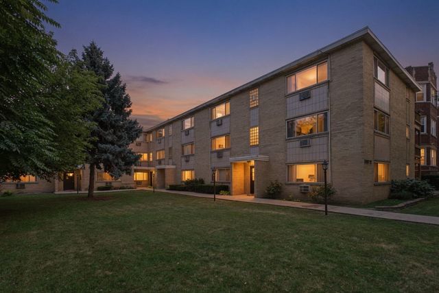 7019 N Ridge Boulevard 3B, Chicago, IL 60645