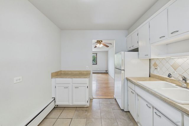 7019 N Ridge Boulevard 3B, Chicago, IL 60645