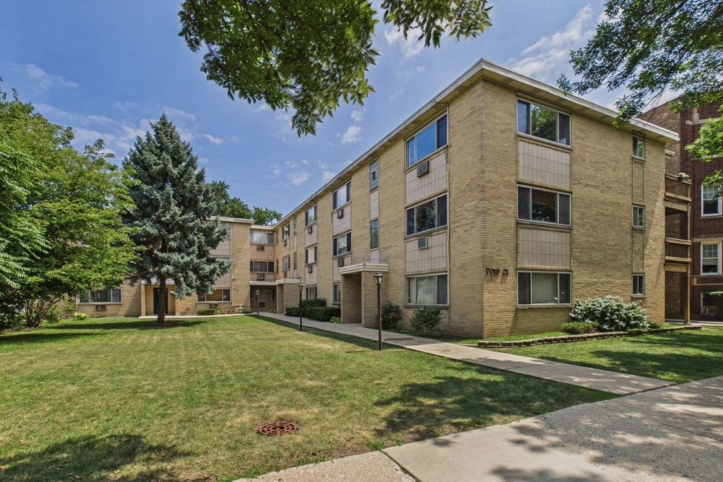 7019 N Ridge Boulevard 3B, Chicago, IL 60645
