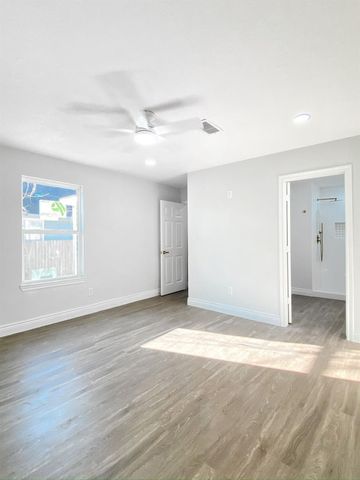 810 Avenue D, South Houston, TX 77587