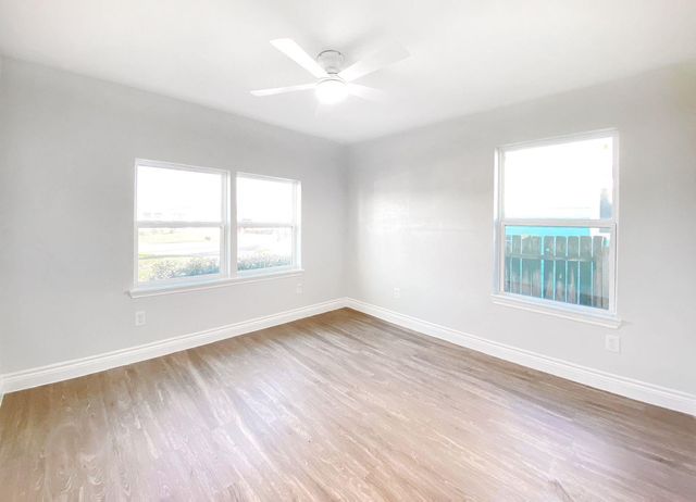 810 Avenue D, South Houston, TX 77587