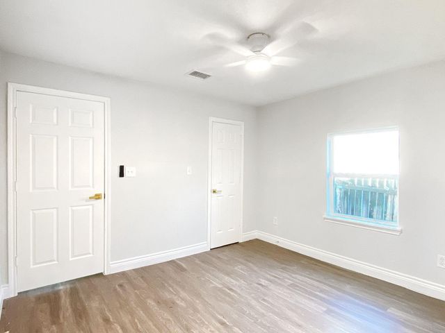 810 Avenue D, South Houston, TX 77587