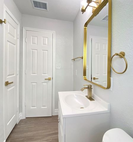 810 Avenue D, South Houston, TX 77587