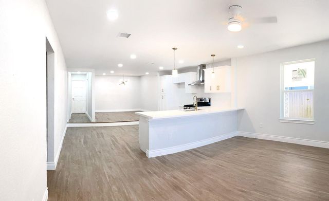 810 Avenue D, South Houston, TX 77587