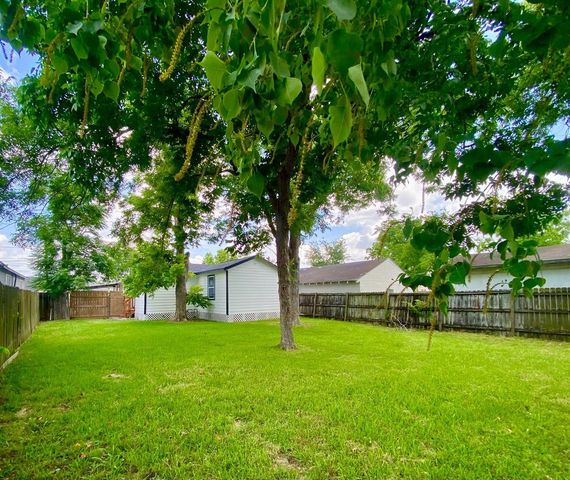 810 Avenue D, South Houston, TX 77587