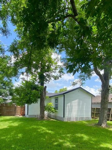 810 Avenue D, South Houston, TX 77587