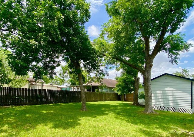 810 Avenue D, South Houston, TX 77587