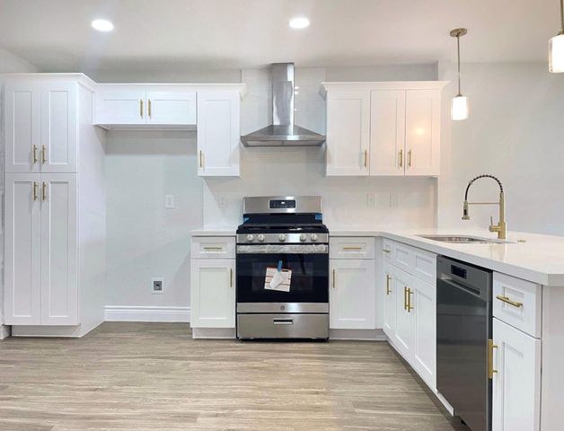 810 Avenue D, South Houston, TX 77587