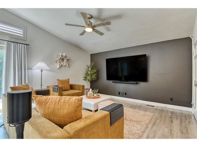 215 Beckers Ln, Manitou Springs, CO 80829