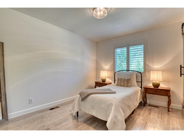 215 Beckers Ln, Manitou Springs, CO 80829
