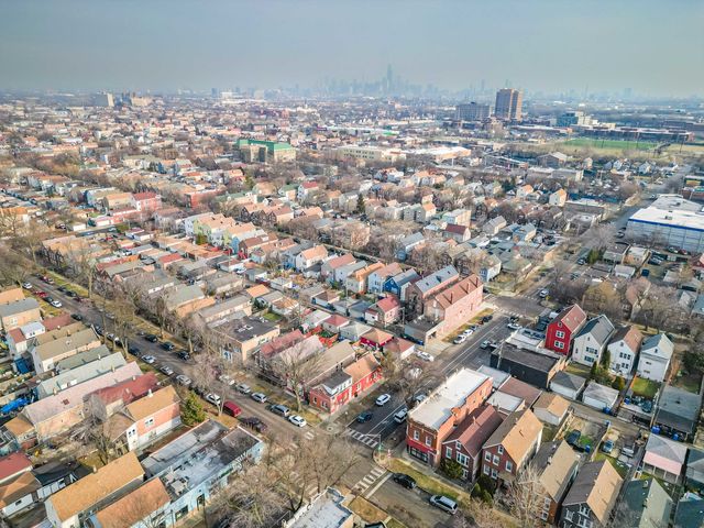 2859 S Homan Avenue, Chicago, IL 60623
