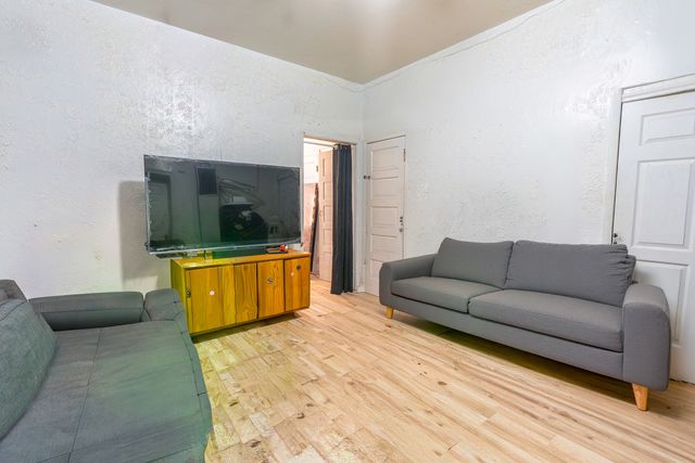 2859 S Homan Avenue, Chicago, IL 60623