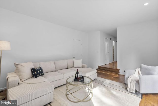 7 CLIFFE HILL COURT, Potomac, MD 20854