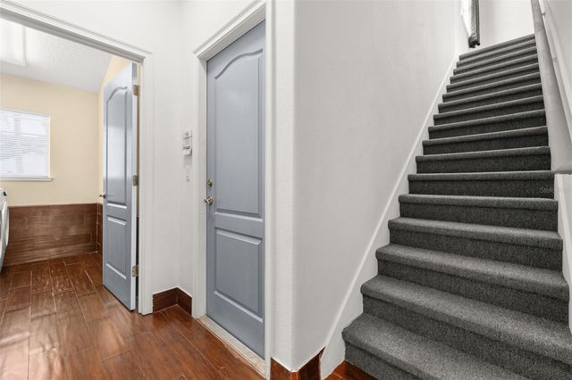 9484 WALNUT CREST DRIVE, Orlando, FL 32832