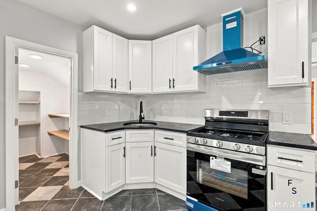 87 Oxford Drive, East Hartford, CT 06118