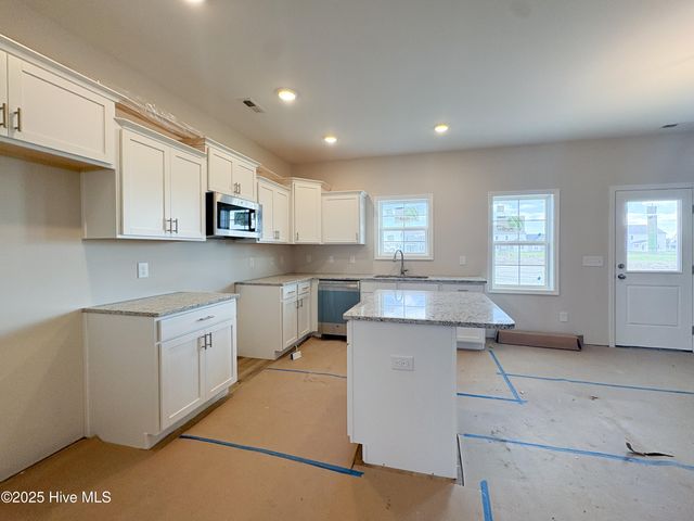 903 Wild Azalea Way, Hubert, NC 28539