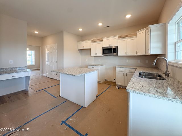 903 Wild Azalea Way, Hubert, NC 28539