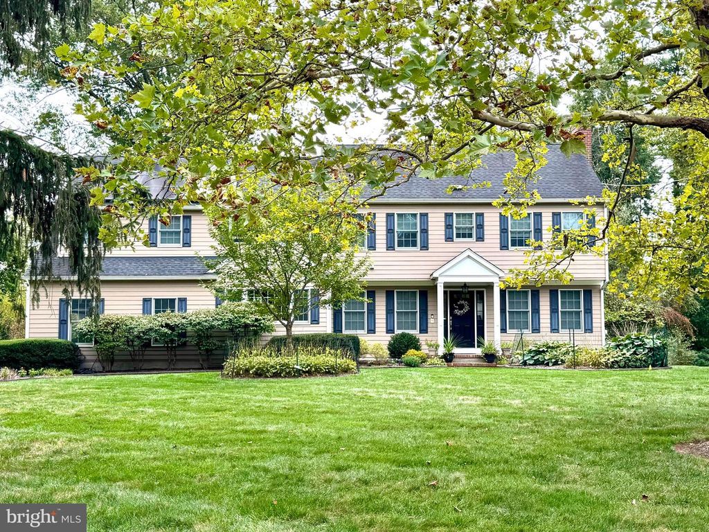 6 FORREST BLEND DR, Titusville, NJ 08560