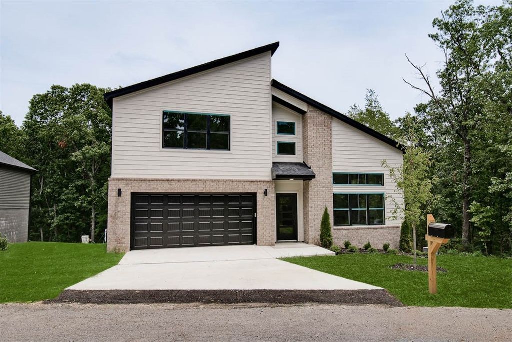 13 Findhorn Lane, Bella Vista, AR 72715