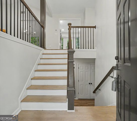 105 Creek View Drive, Hoschton, GA 30548