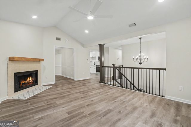 105 Creek View Drive, Hoschton, GA 30548