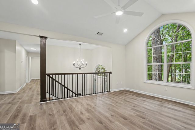 105 Creek View Drive, Hoschton, GA 30548