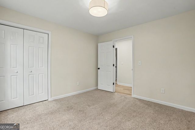 105 Creek View Drive, Hoschton, GA 30548