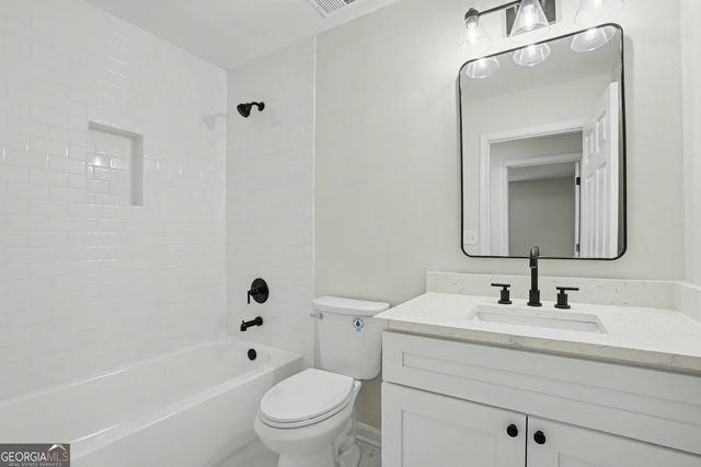 105 Creek View Drive, Hoschton, GA 30548
