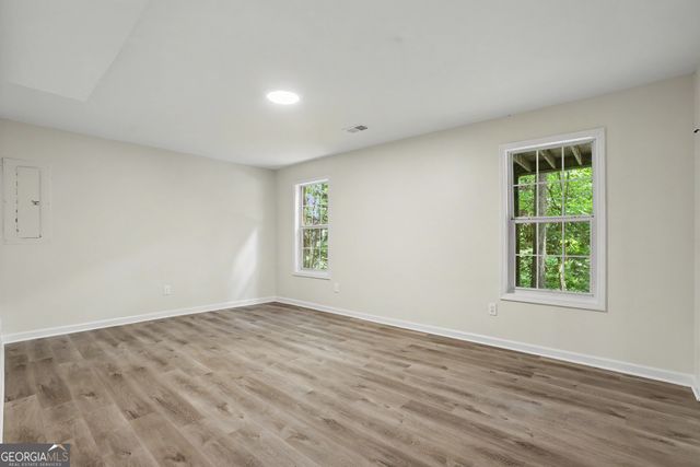 105 Creek View Drive, Hoschton, GA 30548