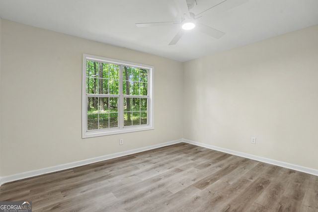 105 Creek View Drive, Hoschton, GA 30548