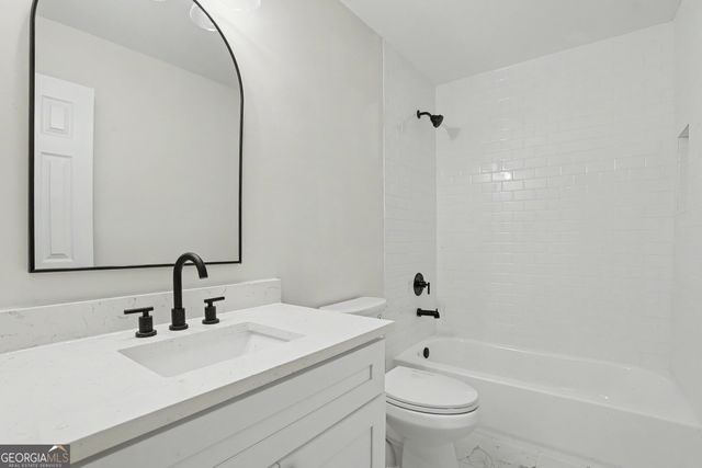 105 Creek View Drive, Hoschton, GA 30548