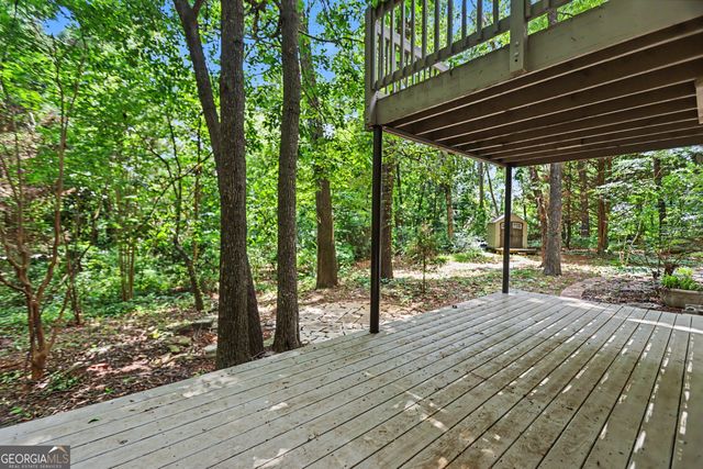 105 Creek View Drive, Hoschton, GA 30548
