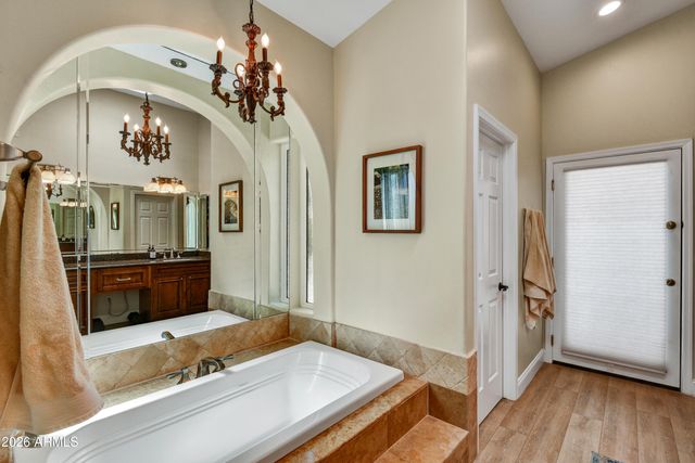 6819 E WINCHCOMB Drive, Scottsdale, AZ 85254