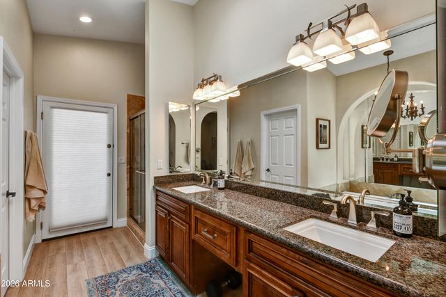 6819 E WINCHCOMB Drive, Scottsdale, AZ 85254
