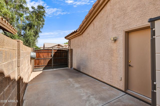 6819 E WINCHCOMB Drive, Scottsdale, AZ 85254