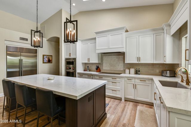 6819 E WINCHCOMB Drive, Scottsdale, AZ 85254