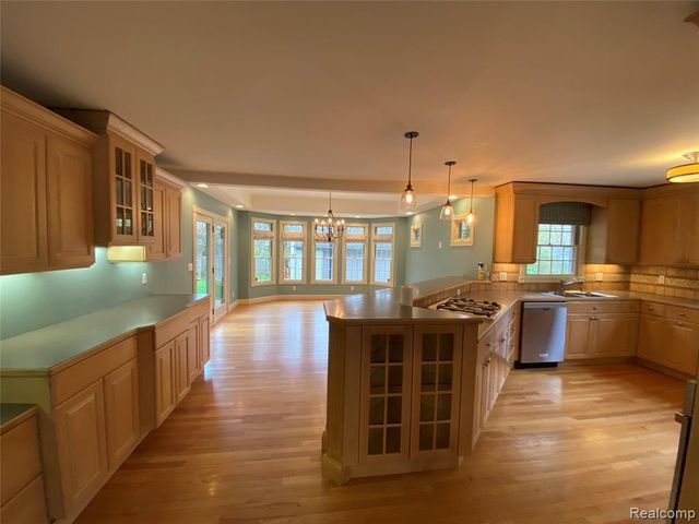 961 Nampa Court, Troy, MI 48084