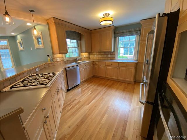 961 Nampa Court, Troy, MI 48084